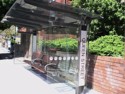 China Tempered Glass Wall Panels , Bent Tempered Glass For Public Bus Stop supplier