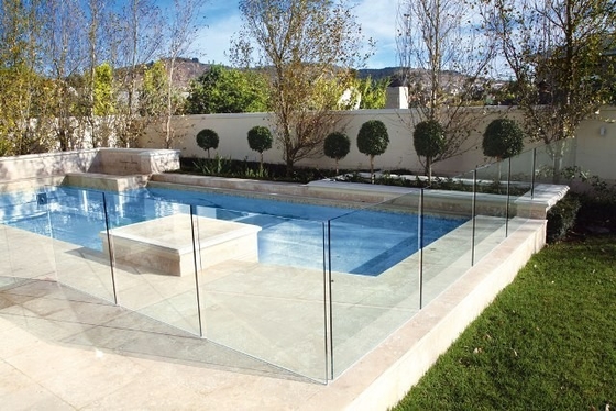 China Polished Edges Low E Glass Pool Safety Fence With ASTM Standard supplier