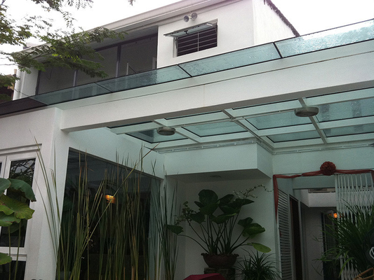China High Safety Laminated And Tempered Glass Ultraviolet Screening supplier