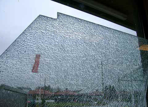 China Cracked Ice Decorative Laminated Glass Panels With Nano Coating supplier
