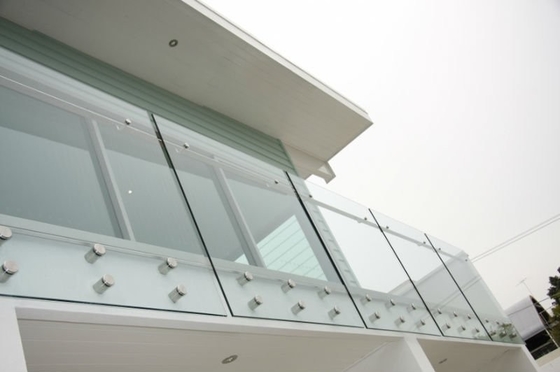China Infinity Glass Railing 12mm , Decking Glass Panel Railings BS6206 supplier