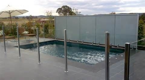 China 12 MM Clear Pool Fencing Glass Toughened For Railing System supplier