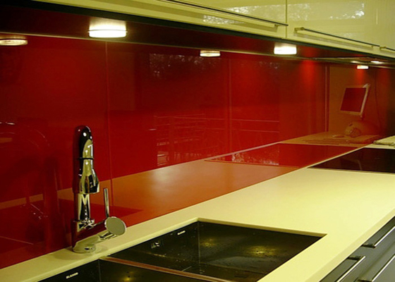 China Red Painted Glass Backsplash Toughened Custom Pattern Heat Resistance supplier
